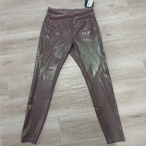 NYLORA Metallic Mauve Active Leggings